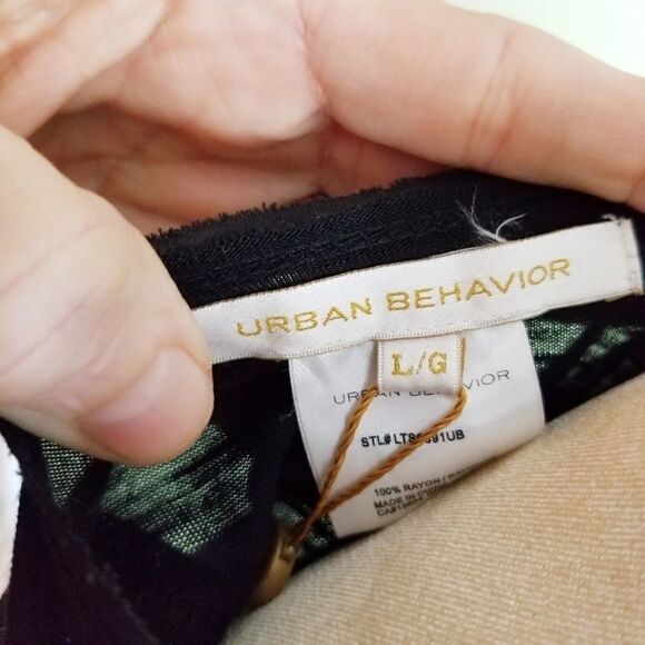 Urban Behavior little Black Racerback Tank Top NWT - Picture 5 of 7